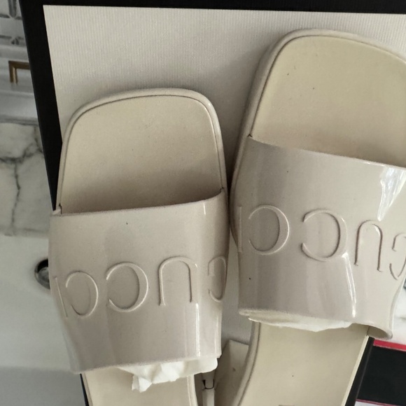 Gucci Rubber slide in Mystic White sz 37 (7) - Picture 8 of 9